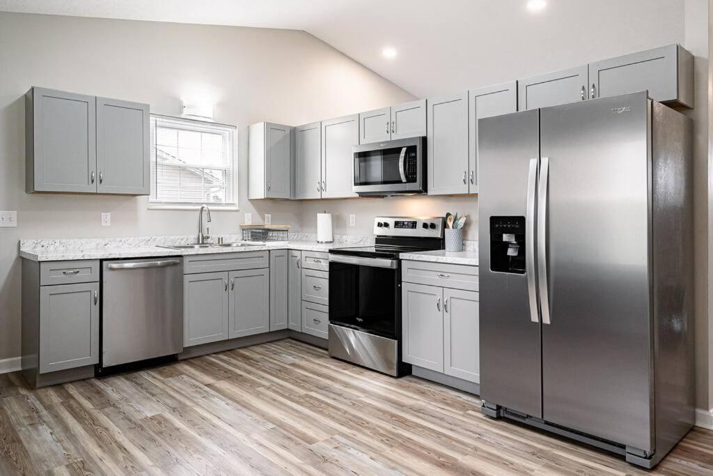 Essential Escape Villa Radcliff ภายนอก รูปภาพ